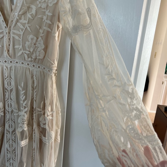 Closet clean out ‼️ beautiful long laced jumpsuit/gown - never worn!! - Picture 5 of 5